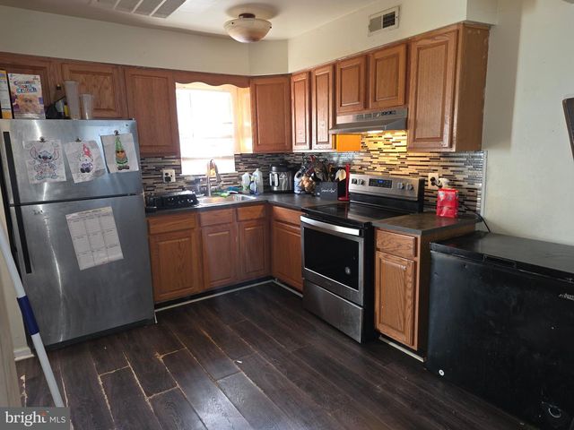 27 BERKSHIRE, Sicklerville, NJ 08081