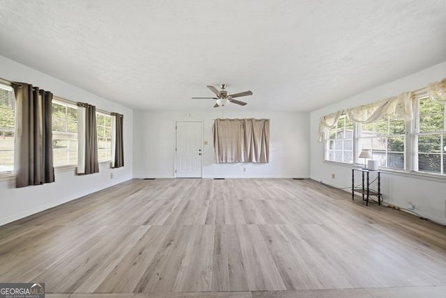 6622 Hawes Drive, Lithonia, GA 30058