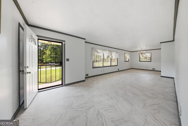 6622 Hawes Drive, Lithonia, GA 30058