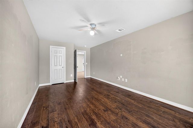 2820 28th Avenue N, Texas City, TX 77590