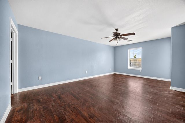 2820 28th Avenue N, Texas City, TX 77590
