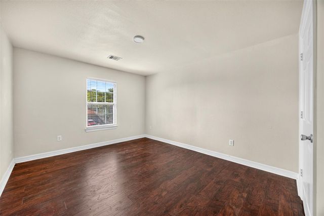 2820 28th Avenue N, Texas City, TX 77590