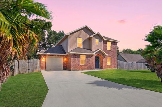 2820 28th Avenue N, Texas City, TX 77590
