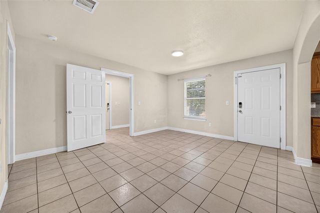 2820 28th Avenue N, Texas City, TX 77590