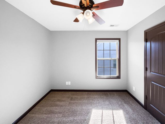 1450 Raven Rd, Clarksville, TN 37042