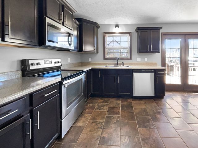 1450 Raven Rd, Clarksville, TN 37042