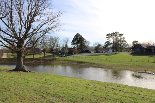 2239 Northern Trace Way, Tontitown, AR 72762