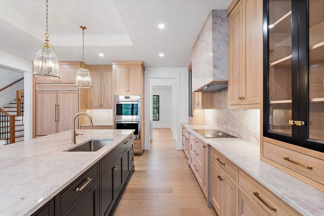 29 Hartford Street, Dover, MA 02030