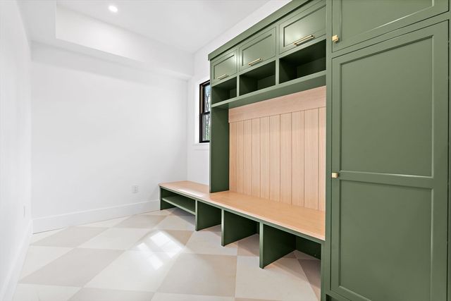 29 Hartford Street, Dover, MA 02030