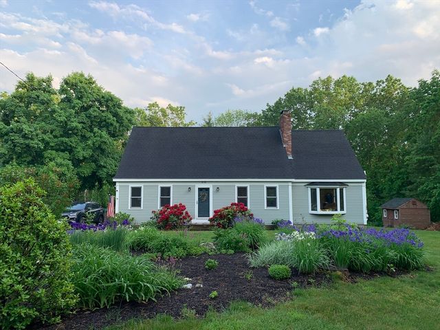 212 Taylor Rd, Stow, MA 01775