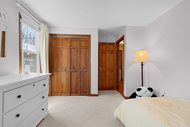 212 Taylor Rd, Stow, MA 01775