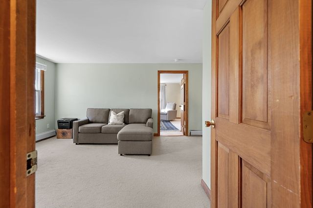 212 Taylor Rd, Stow, MA 01775