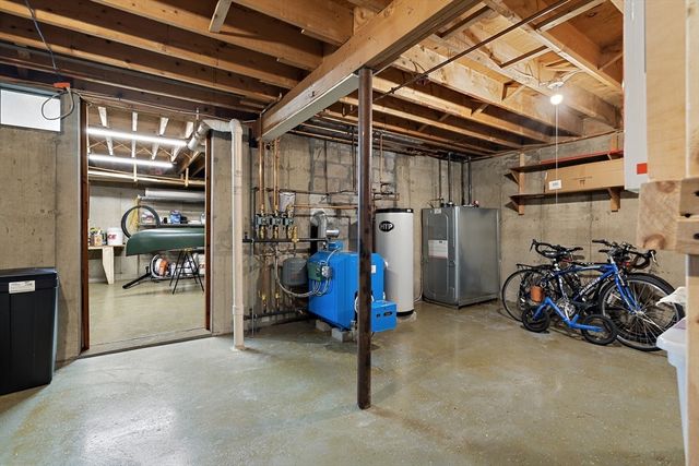 212 Taylor Rd, Stow, MA 01775