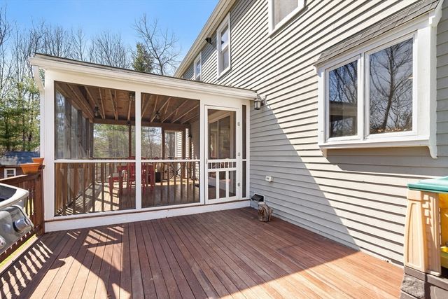 212 Taylor Rd, Stow, MA 01775