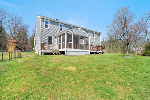 212 Taylor Rd, Stow, MA 01775