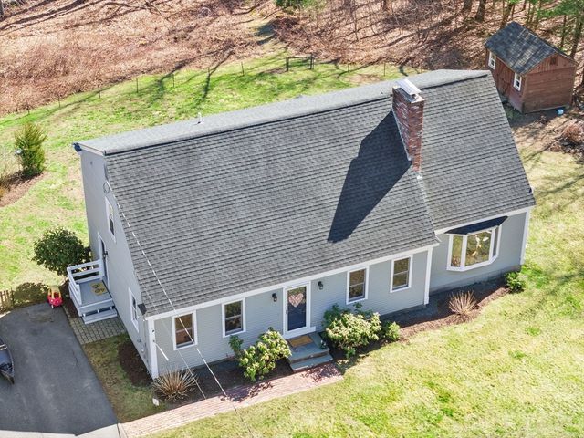 212 Taylor Rd, Stow, MA 01775