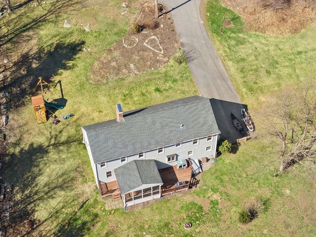 212 Taylor Rd, Stow, MA 01775