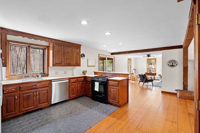 212 Taylor Rd, Stow, MA 01775