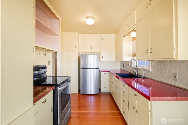 520 S Golf Course Road, Port Angeles, WA 98362