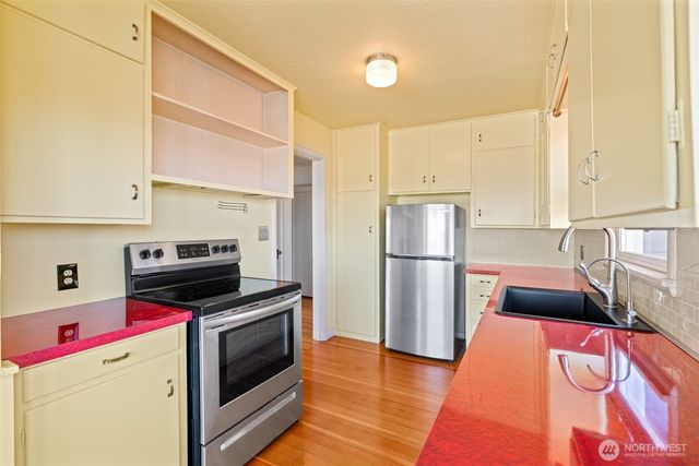 520 S Golf Course Road, Port Angeles, WA 98362