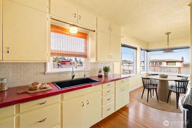 520 S Golf Course Road, Port Angeles, WA 98362