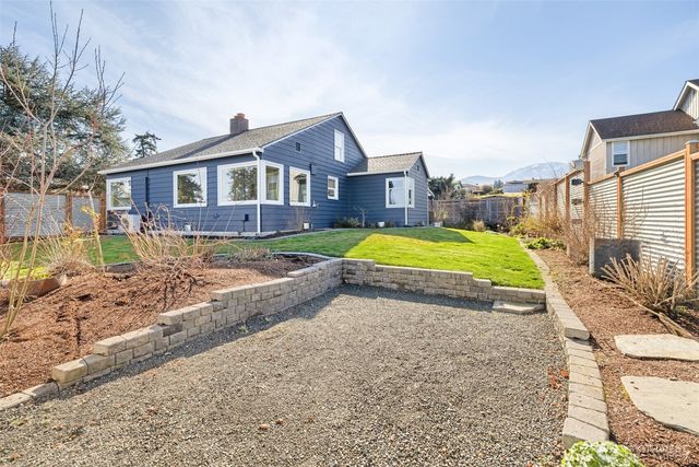 520 S Golf Course Road, Port Angeles, WA 98362