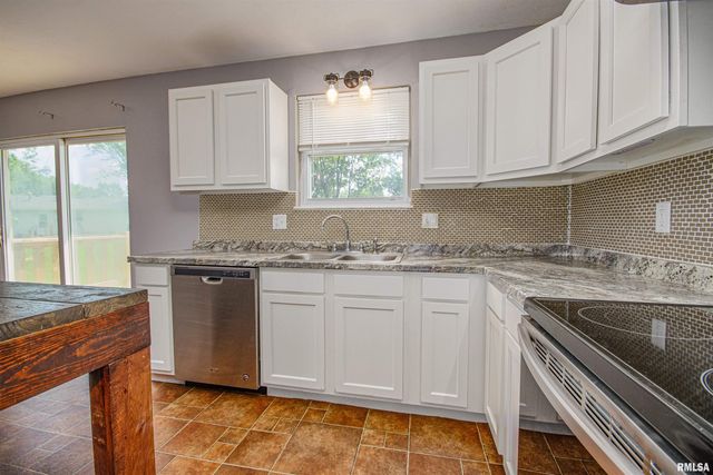 518 Roddy Road, Salem, IL 62881