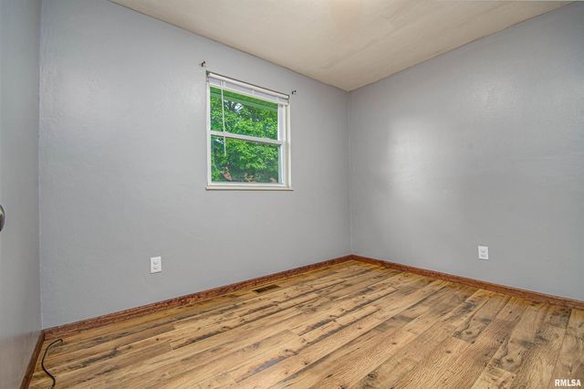 518 Roddy Road, Salem, IL 62881