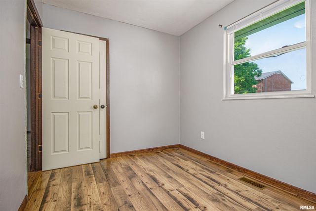 518 Roddy Road, Salem, IL 62881