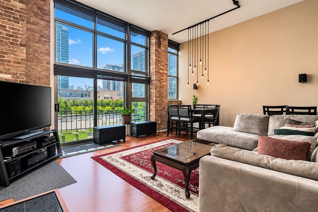 1631 S Michigan Avenue 214, Chicago, IL 60616