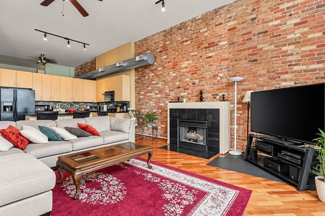 1631 S Michigan Avenue 214, Chicago, IL 60616
