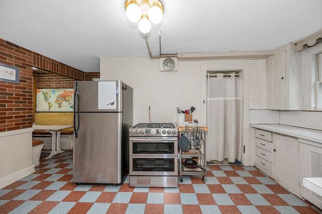 39 Holman Rd, Newton, MA 02466