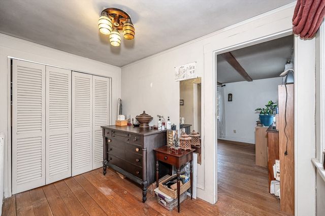 39 Holman Rd, Newton, MA 02466