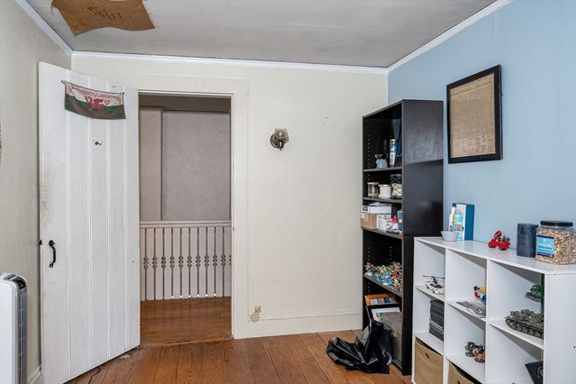 39 Holman Rd, Newton, MA 02466