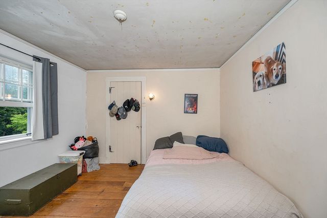 39 Holman Rd, Newton, MA 02466