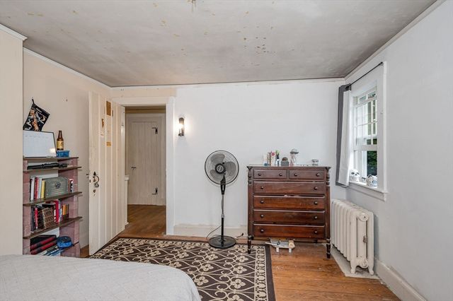 39 Holman Rd, Newton, MA 02466