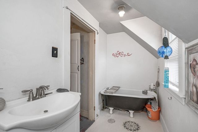 39 Holman Rd, Newton, MA 02466