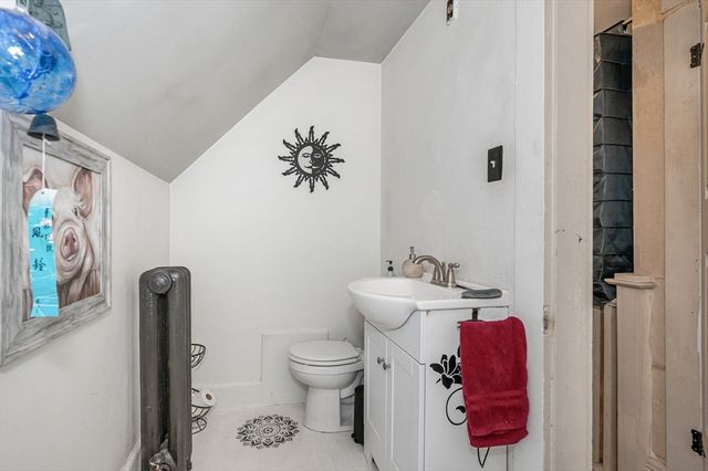 39 Holman Rd, Newton, MA 02466