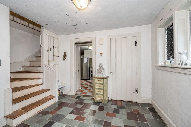 39 Holman Rd, Newton, MA 02466