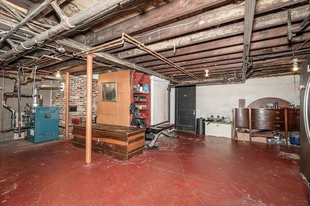 39 Holman Rd, Newton, MA 02466