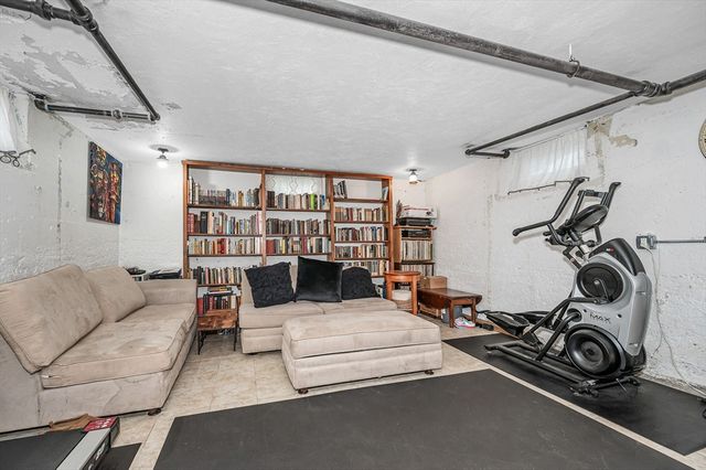39 Holman Rd, Newton, MA 02466