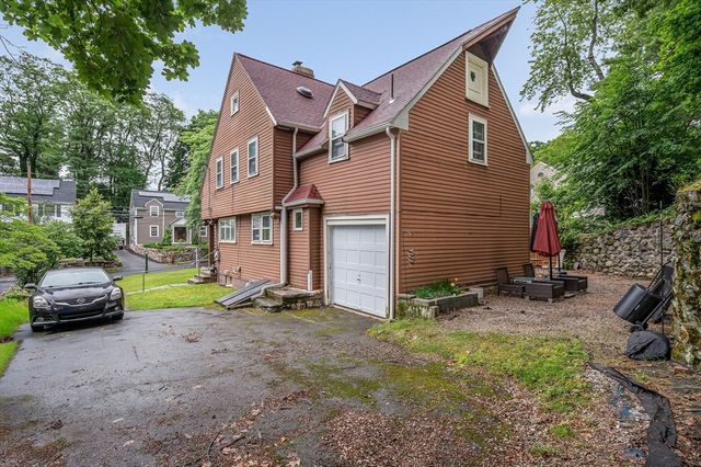 39 Holman Rd, Newton, MA 02466