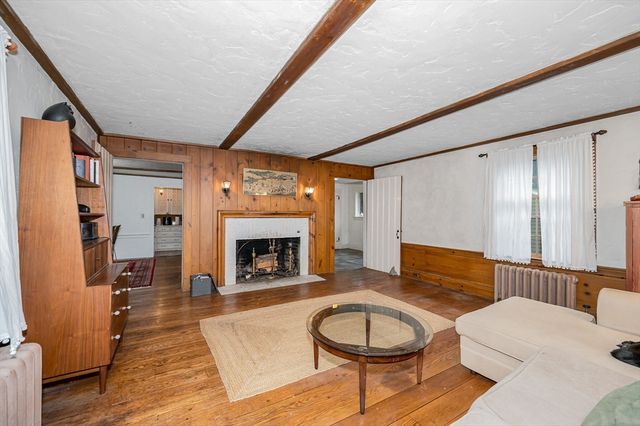 39 Holman Rd, Newton, MA 02466