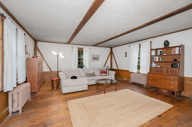 39 Holman Rd, Newton, MA 02466