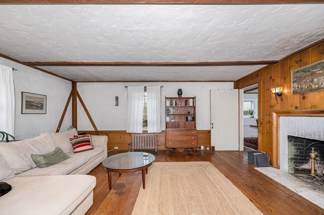 39 Holman Rd, Newton, MA 02466