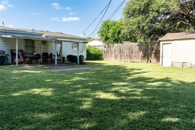 1010 Mcclendon Street, Irving, TX 75061