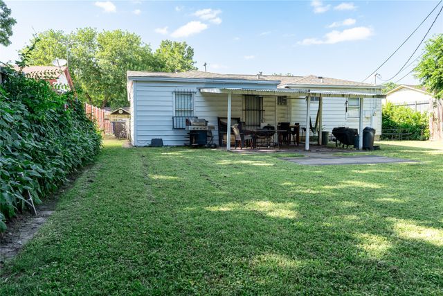 1010 Mcclendon Street, Irving, TX 75061