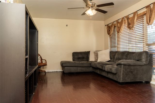 1010 Mcclendon Street, Irving, TX 75061