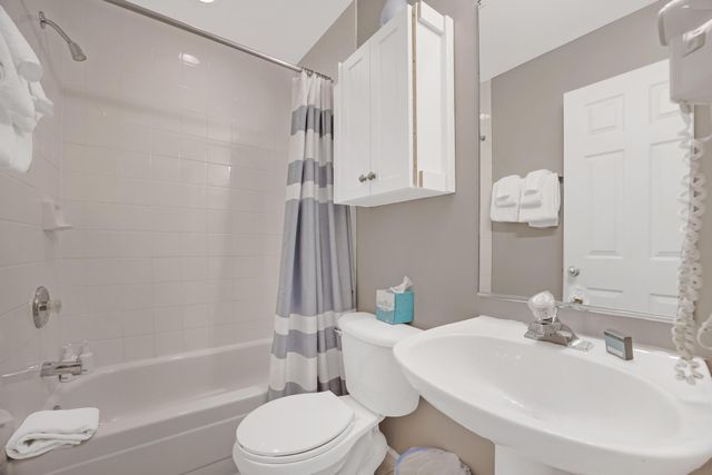 5081 Sunset Village Drive, Duck Key, FL 33050