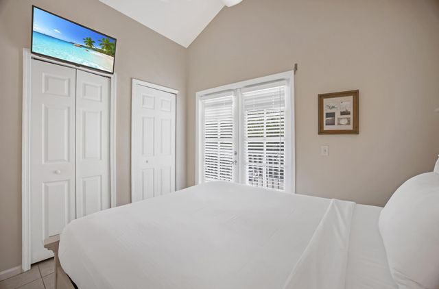 5081 Sunset Village Drive, Duck Key, FL 33050